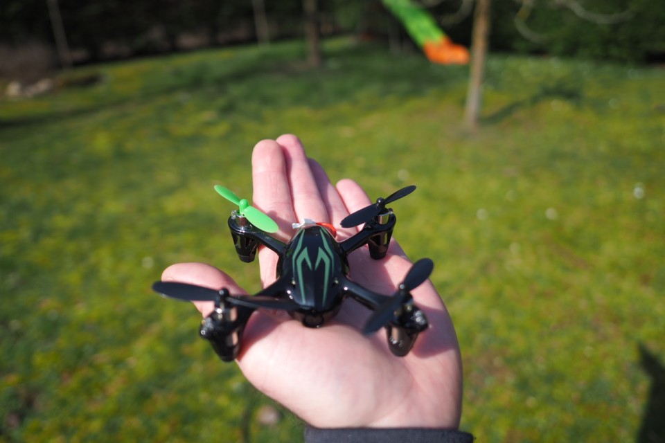 Test du drone Hubsan X4 H107c+ (vidéo HD)
